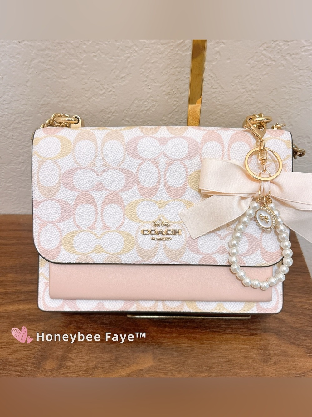 Coach klare Pastel Signature Shoulder Bag - Pink, Cream & Gold Accents bow charm